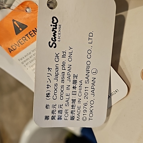 Hello Kitty crocs snow boots - Picture 3 of 3